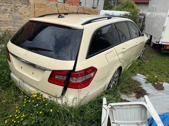 Mercedes EW212 - 5