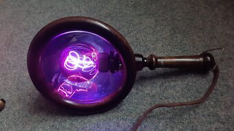 Historická lampa s modrým světlem - 5