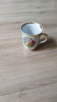 Skleničky, poháry a hrnek - 5