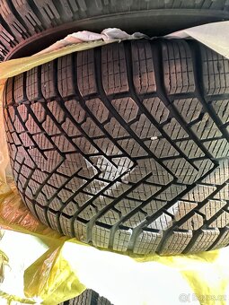 Zimní pneu PIRELLI  WINTER 2 SCORPION 285/40 R 21 - 5