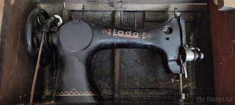 šicí stroj LADA - 5