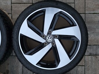 zimní originál VW Golf GTI Milton Keynes 18" 5x112 s pneu - 5