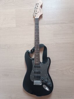 Squier Strat elektrická kytara - 5