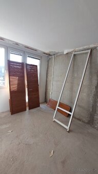 Hnědé lamelové dveře - 5