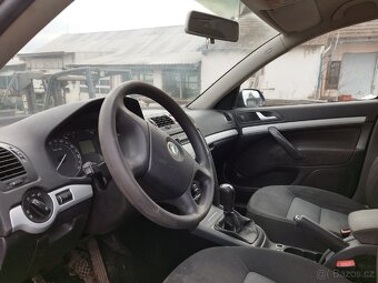 Škoda Octavia 2 1.6 FSI - 5