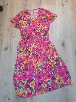 Elegantní pohodlné midi šaty - 5