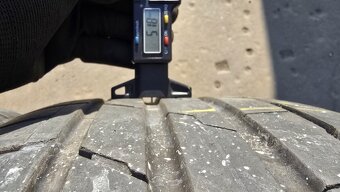 Letní pneu 235/40/19 Hankook - 5