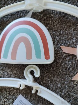 Kolotoč nad postýlku - 5