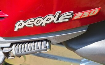 Kymco People 250 - 5
