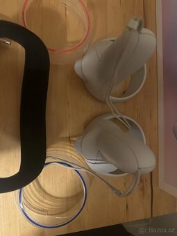 Oculus Meta Quest 2 - 5