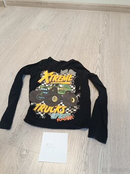 Oblečení a hračky - 5