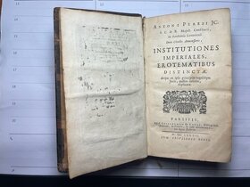 Staré knihy, rok vydání 1677 a 1682 - 5