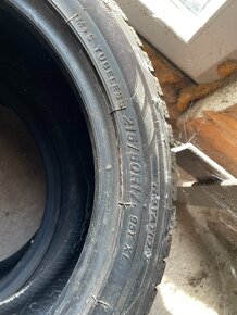 Zimní gumy 215/50R17 na spálení - 2ks - 5