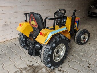 Dětský elektrický traktor Mahindra XXL žlutý - 5