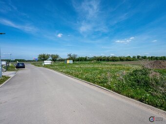 Prodej pozemku 950 m2 - Pardubice, Dubany, ev.č. 00564 - 5