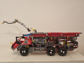 Lego technic - Letištní záchranné vozidlo - 42068 - 5