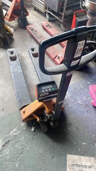 paletovy vozik znacky Jungheinrich AM 22, Toyota LHM230 - 5