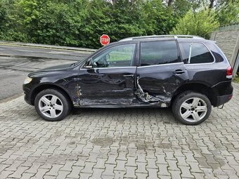 VW TOUAREG 3.0 TDI/ FULL VÝBAVA / NA PRUŽINÁCH / POJÍZDNÉ. - 5