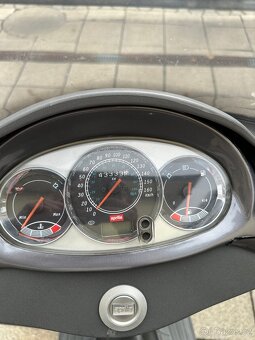 Aprilia Leonardo 300 - 5