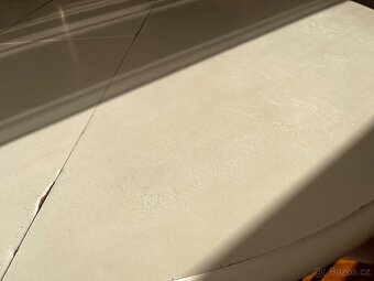 Rozkládací kulatý stůl - 5