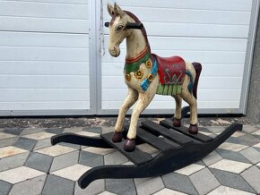 Veliký dřevěný houpací kůň ručně malovaný - 5