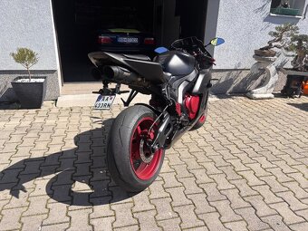 Predám HONDA CBR1000rr - 5