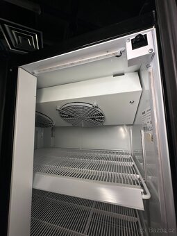 Chladící dvoudvéřová lednice Vibocold - 5