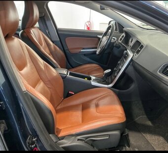 Volvo V60 AWD—D5 2.4 158kw—Summum—2013–automat—KŮŽE— - 5