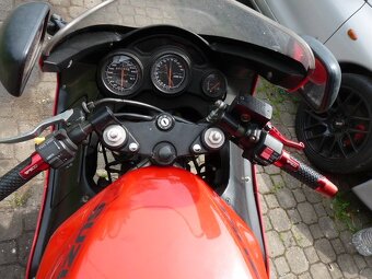 Suzuki RF 600 R - 5