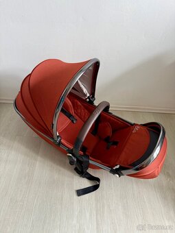 Kočárek EGG2 - korba, sporťák, autosedačka a doplňky - 5
