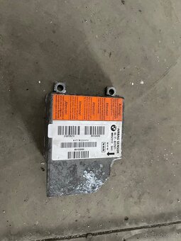 BMW e39 528i jednotka airbagu - 5