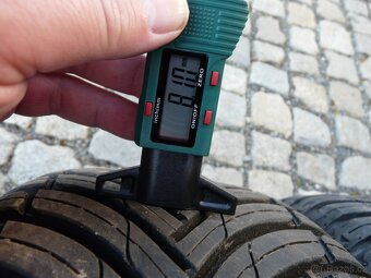 ZIMNÍ PNEU + DISKY 195/50R15 MERCEDES 15" - 5