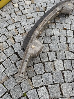 Prodám Přední nárazník BMW E46 M3 - výztuhu Carbon - 5