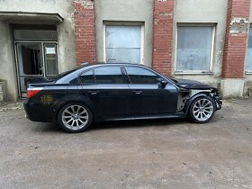 2006 BMW E60 M5 - NA NÁHRADNÍ DÍLY - 5