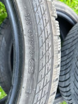 4ks 235/40 R19 zimní pneu Nokian - 5