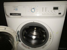 Pračka Electrolux málo používaná v dobrém stavu. Můžu dovézt - 5