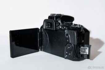 Prodám zrcadlovku Nikon D5600 - 5