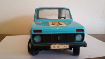 Stará hračka Lada Niva na setrvačník výroba Rusko 1985 - 5