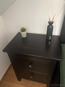 IKEA Hemnes postel a stolky - 5