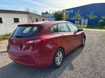 Hyundai i30 1,6 88kw combi - 5