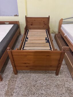 Hezká dřevěná postel-jednolůžko 80x190 IKEA LEKSVIK - 5