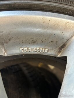 Prodám Alu kola R16 5x114,3 letni pneu 205/60 R16 - 5