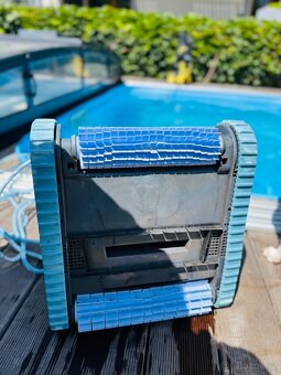 Automatický bazénový vysavač Dolphin S200 - 5