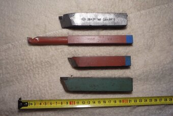 Příslušenství k soustruhu: vrták, nože, - 5