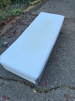 Rozkládací postel IKEA Hemnes se 2 matracemi - 5