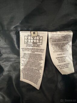 Vypasovaná péřová bunda Guess - 5