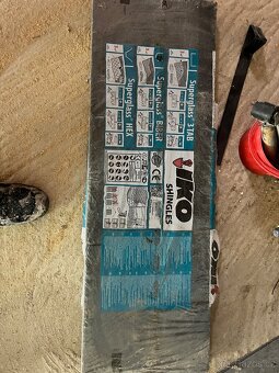 Zbytky sněháku a hřebebe ze stavby - 5