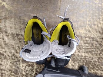 Brankářské brusle Bauer vel. 6EE - 5