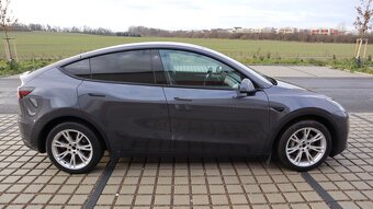 Tesla Model Y Long Range 4WD - 5