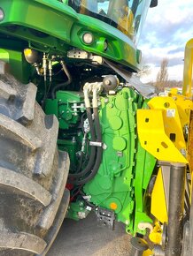 sklízecí řezačka John Deere 8300 - 5
